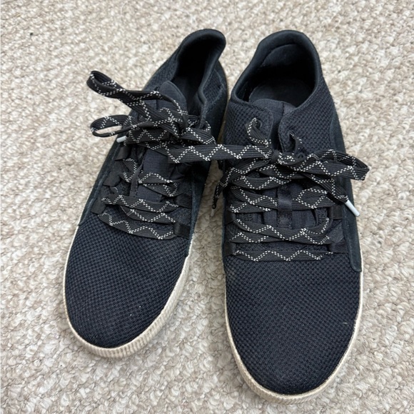 Sorel Out N About Sneakers. Waterproof. Black & Tan. Laces. Size 9 - Picture 1 of 8